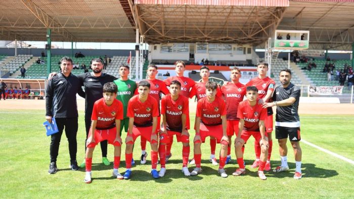 Gaziantep FK U-14 takımı alkışı hak etti